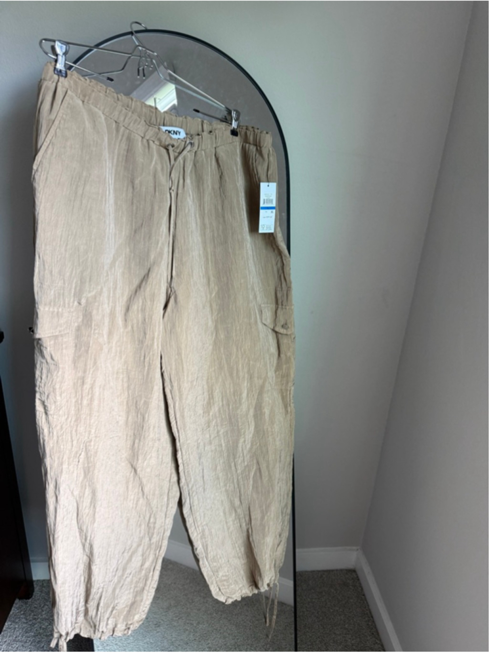 DKNY drawstring cargo pants NWT beige